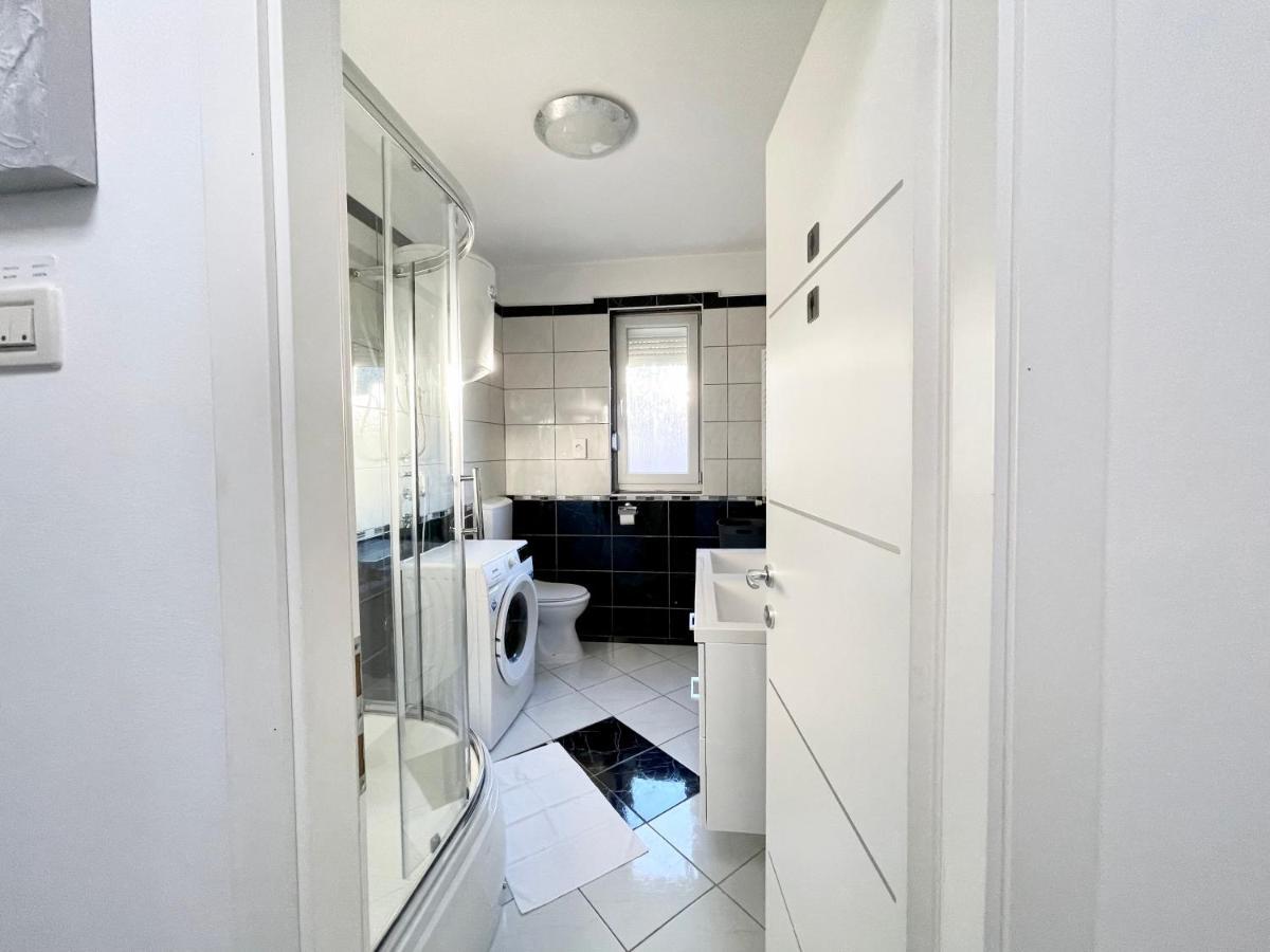Apartment "Mimoza 1" Self Check-In, Self Check-Out Otočac Dış mekan fotoğraf